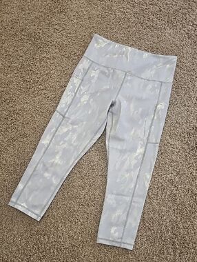 Zyia Active Shimmer Capri Leggings